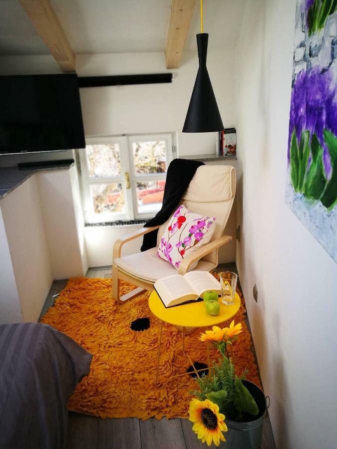 Cres Art Studio Kuning Apartment Eksteriør bilde